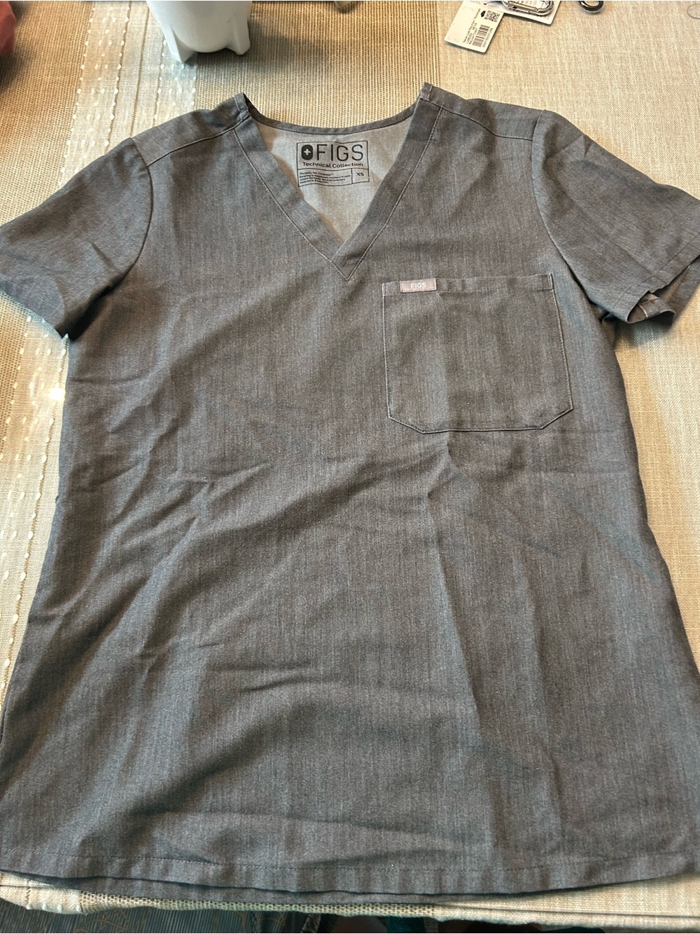 *2/$25* Figs Women's Long Sleeve V-Neck Top in Charcoal Gray